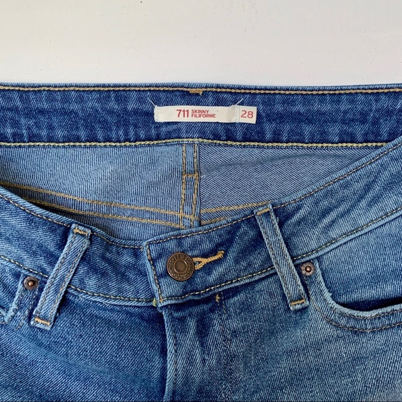 LEVI'S
711 Skinny Jeans - Picture 3 of 6